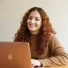 Rebeca Moreira, Psicóloga CRP 05/84038, atende Acompanhamento Terapêutico e Avaliação Neuropsicológica para Adolescentes, Jovens, Adultos — Online e Presencial · Português, Inglês
